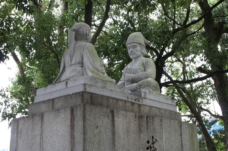 史跡桜井駅跡にある「楠公父子別れの石像」の写真