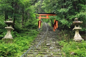 若山神社参道