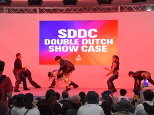 大阪ウィーク出展ステージ(ダブルダッチ)