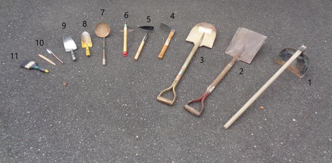 発掘調査道具集合写真